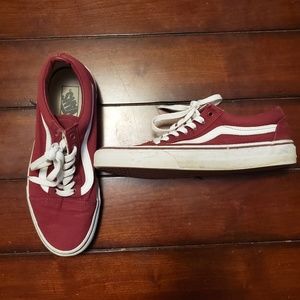 Burgandy Vans Old Skools. Size 9